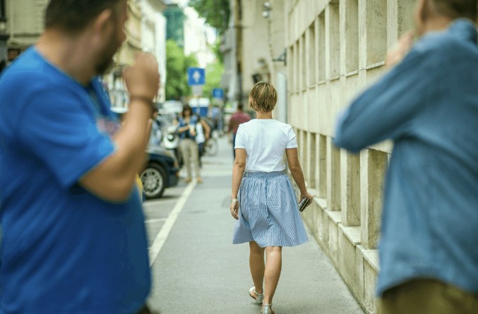 Catcalling e molestie di strada
